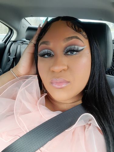 Customer photo review of Outre Melted Hairline Collection - HD Swiss Straight Yaki Lace Front Wig Eliana