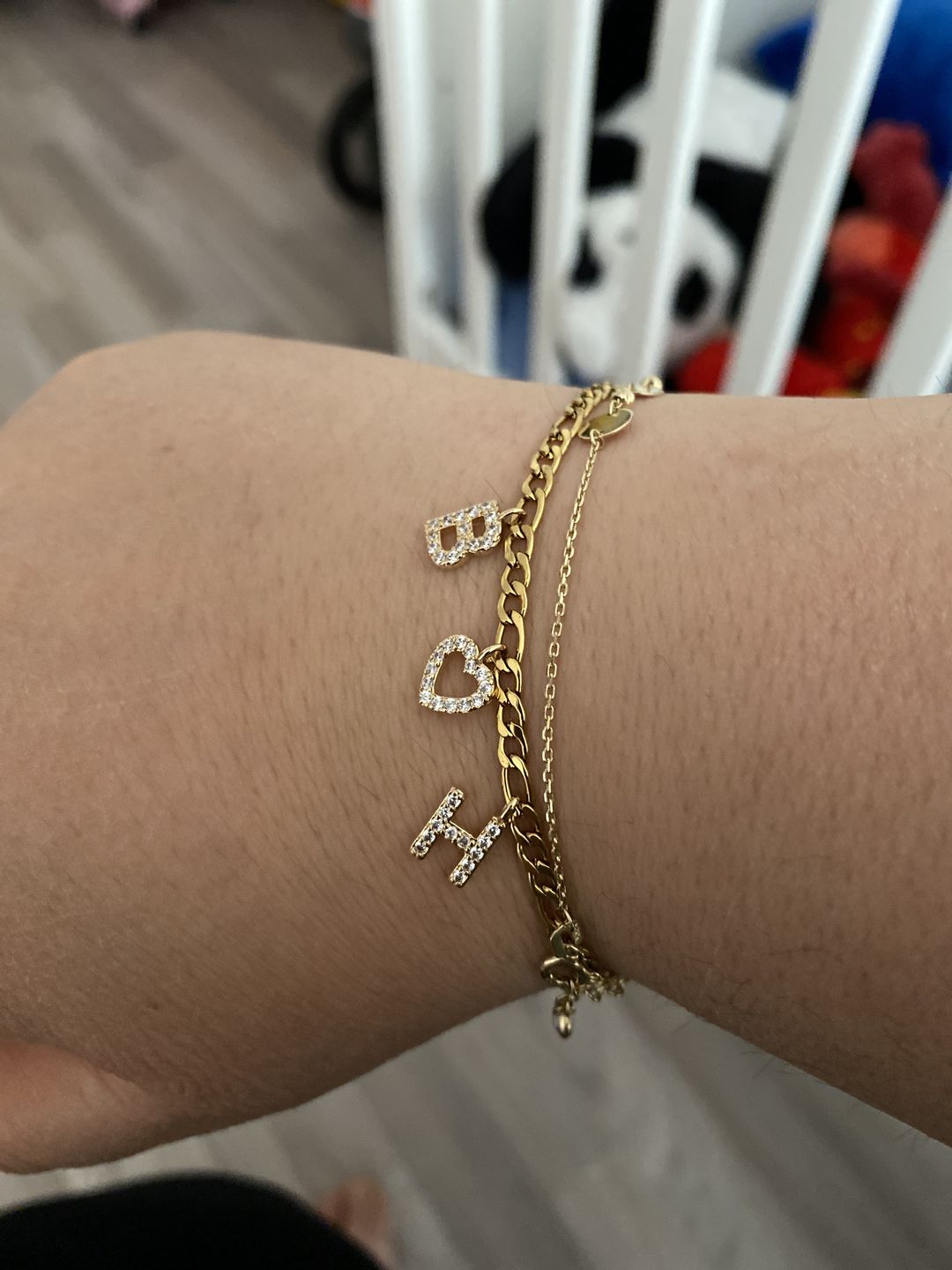Customer photo review of Initiale Armband | 18K vergoldet