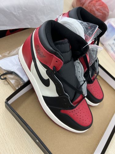 Customer photo review of Air Jordan 1 Retro High OG “Bred Toe”AJ1