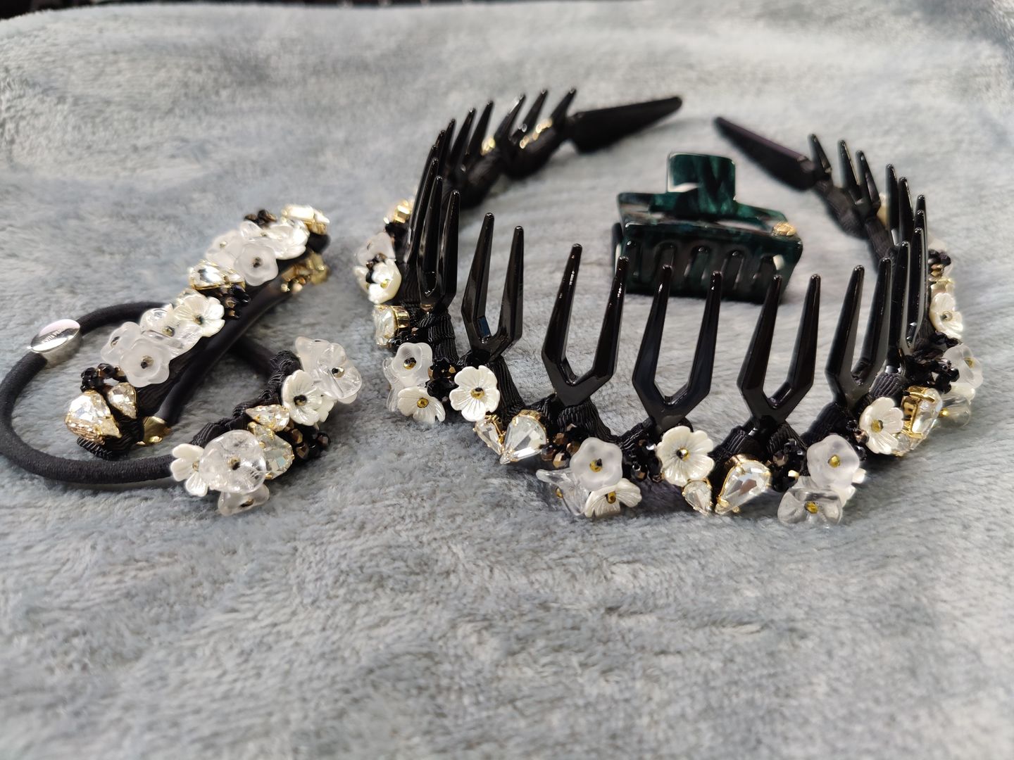 Customer photo review of Hermia Decorative Hair Ties