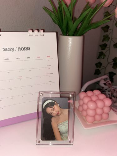 Customer photo review of Instax Mini Acrylic Frame Stand