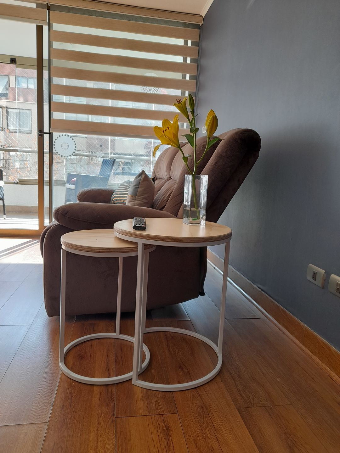 Customer photo review of Mesa Lateral Nido
