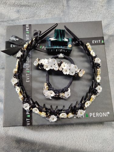 Customer photo review of Hermia Decorative Hair Ties