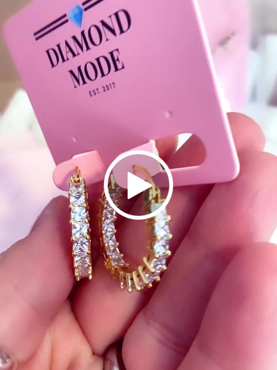 Customer video review of Cristallo Ohrringe | 18K vergoldet
