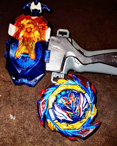 Customer photo review of Takara Tomy Beyblade Burst Dynamite Battle B-187 Savior Valkyrie SH-7