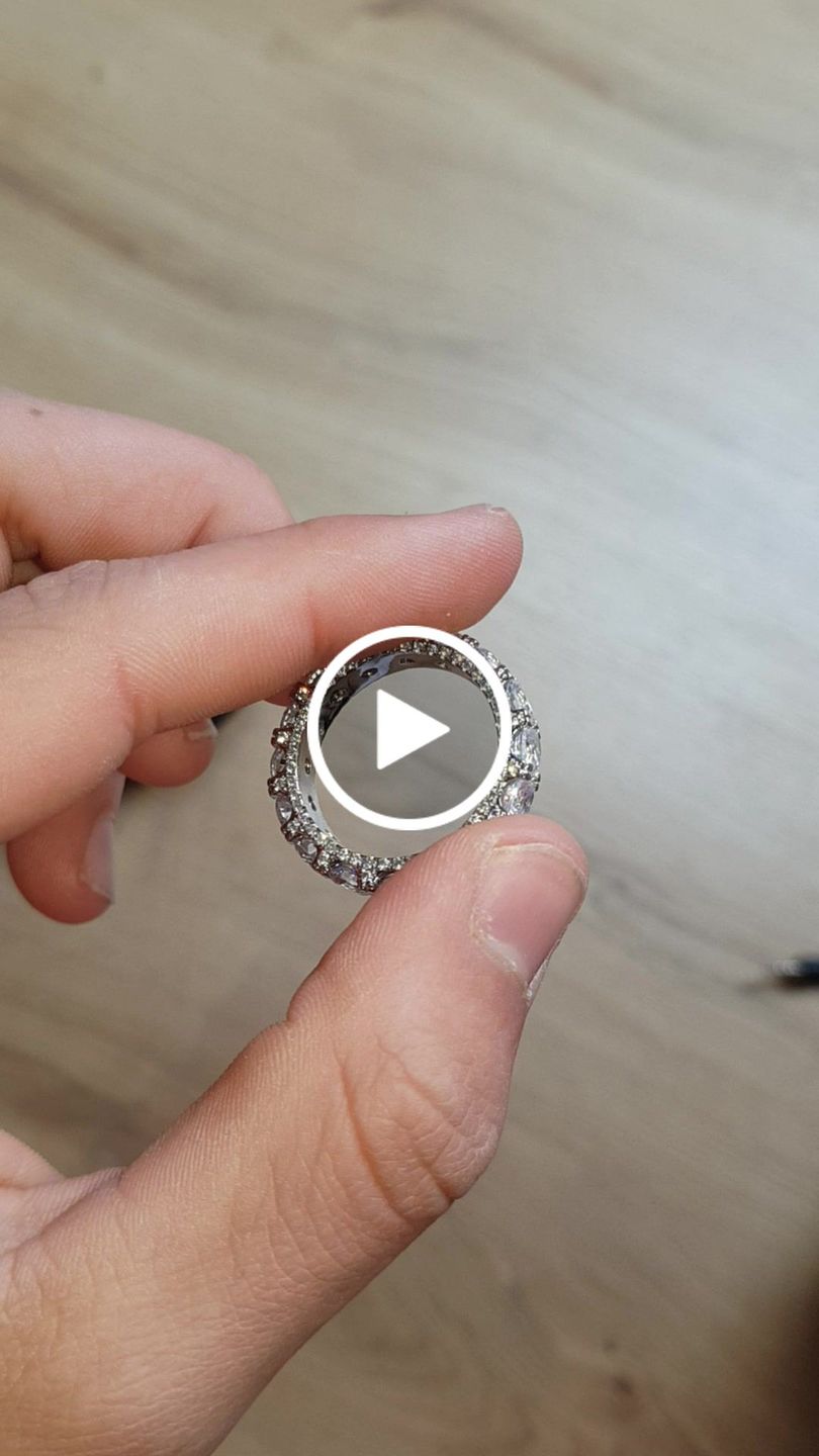 Customer video review of ICY ICICLE.
