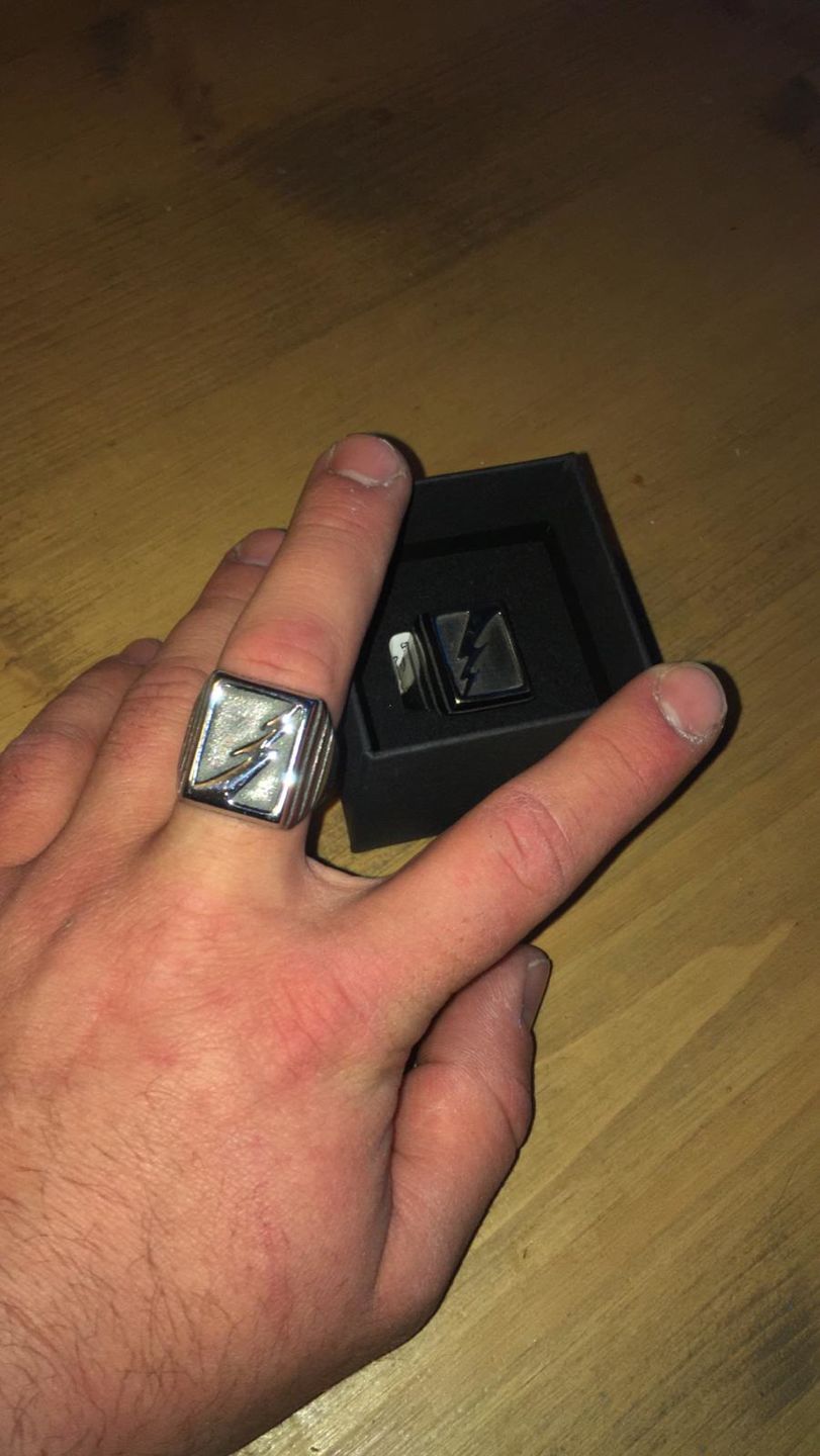 Customer photo review of LIGHTNING.