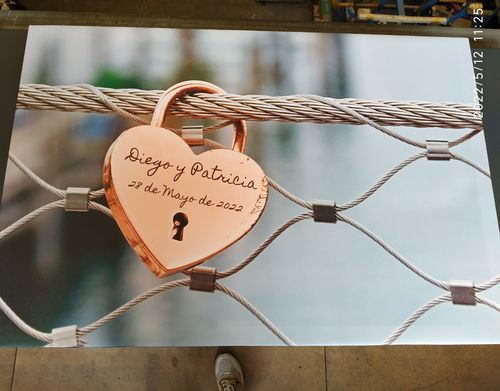 Customer photo review of Lienzo Personalizado Candado con nombres