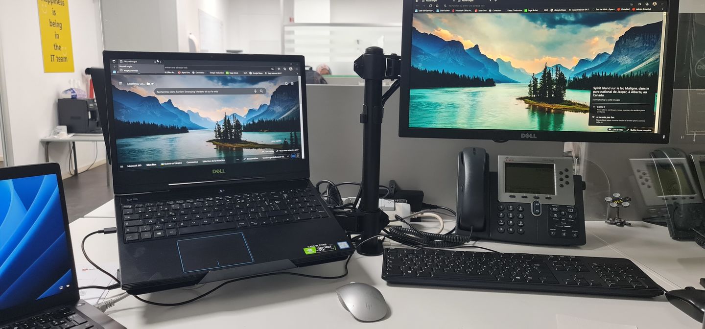 Customer photo review of Support de moniteur avec plateau inclinable OPE-1