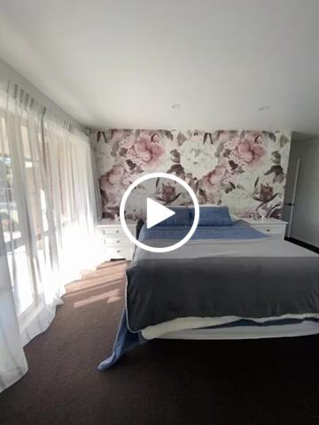 Customer video review of Oversized Floral Bloom - Custom Sized Wallpaper Mural (per m2)
