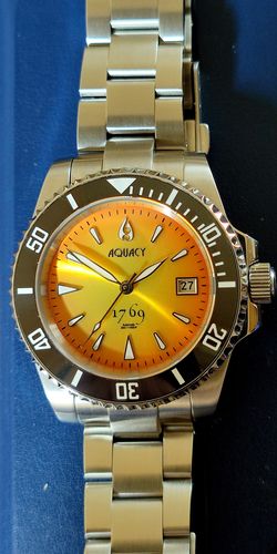 Customer photo review of Aquacy 1769 Hei Matau Men's Automatic 300M Vintage Orange/Yellow Dive Watch Miyota 9015 1769.OY.B.S