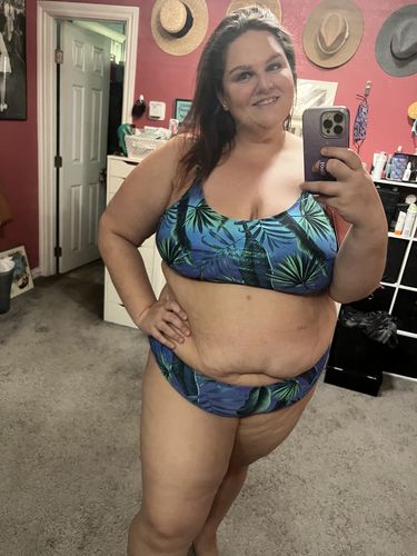 Customer photo review of Midnight Palm Scoop Top