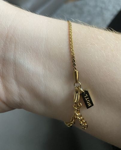 Customer photo review of Dainty braided Bracelet