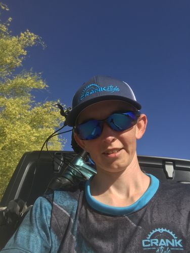 Customer photo review of Women's Scratched Metal "Teal" MTB Jersey