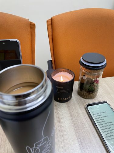 Customer photo review of ABSTRACT Ace Bottle