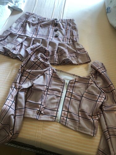 Customer photo review of Striped Retro Pleated Off Shoulder Dress Suit