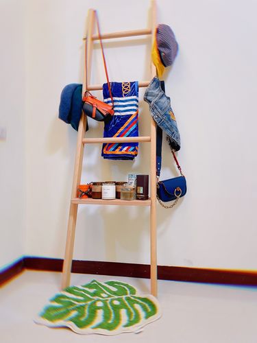 Penny review of 日常衣服好整理 梯型實木衣帽架 image 1 out of 1