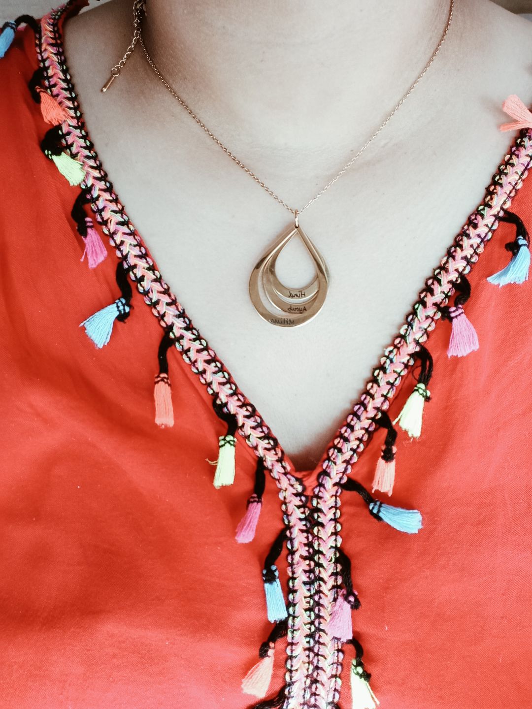Customer photo review of [NOUVEAU] Collier 3 gouttes d'eau à personnaliser