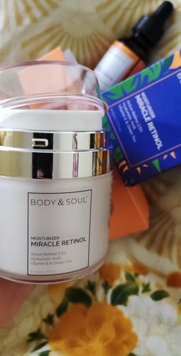 Customer photo review of Miracle Retinol Moisturizer and Premium Vitamin C Serum (Bundle)