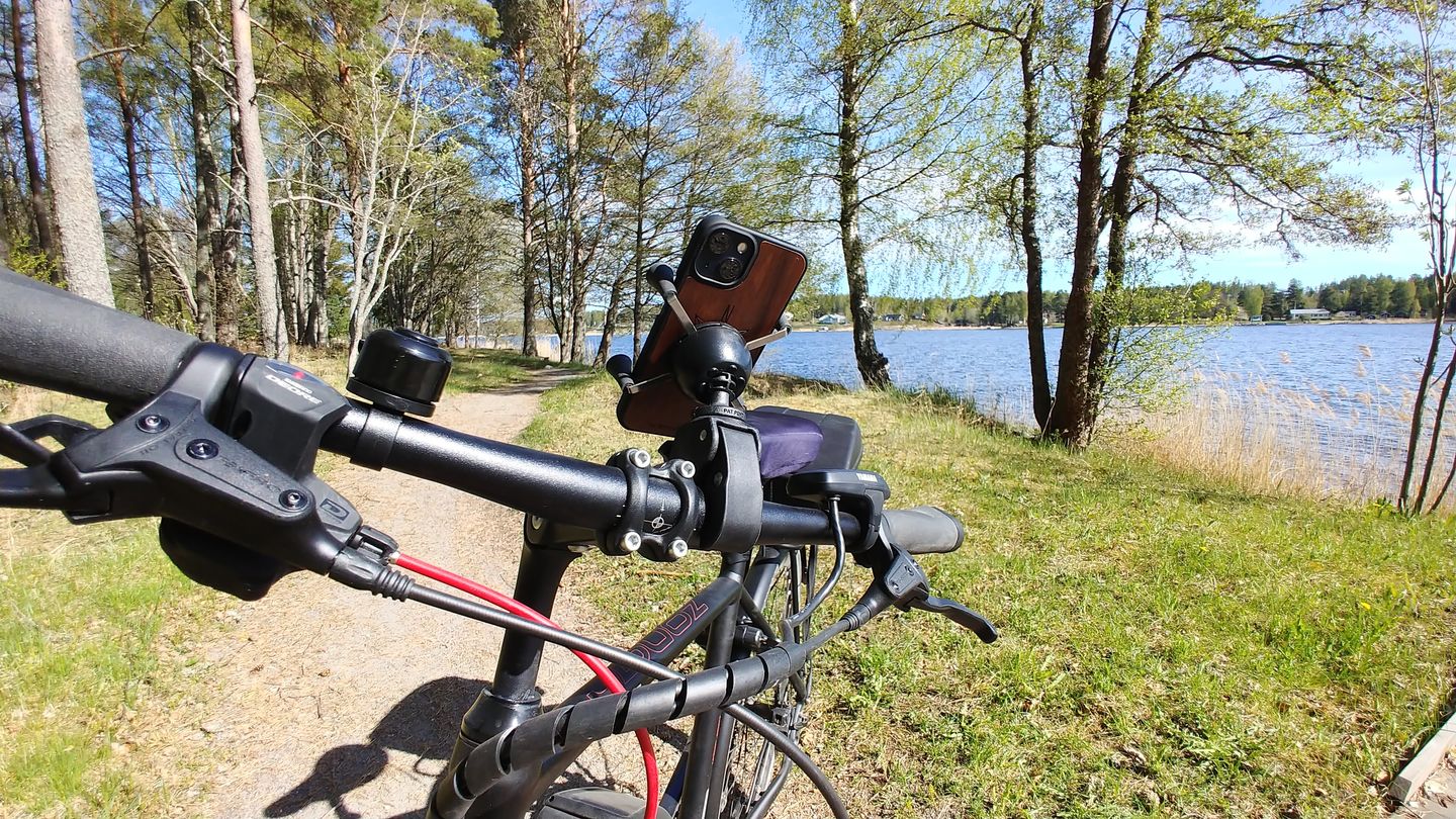 Customer photo review of Please Guide Me | Valnöt