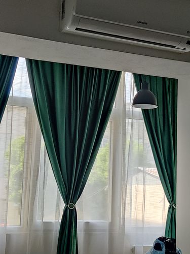 Customer photo review of Draperie din Catifea Semi-Opaca Uni Verde Smarald - Prindere cu Rejansa