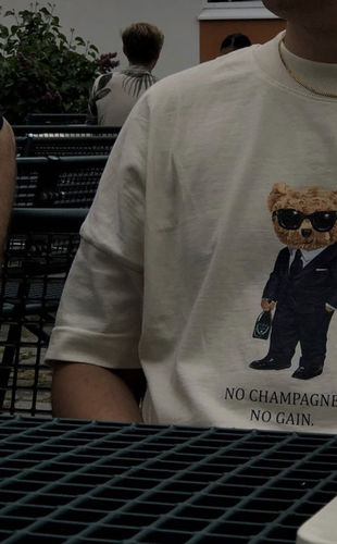 Customer photo review of NO CHAMPAGNE NO GAIN - Premium Shirt Oversize