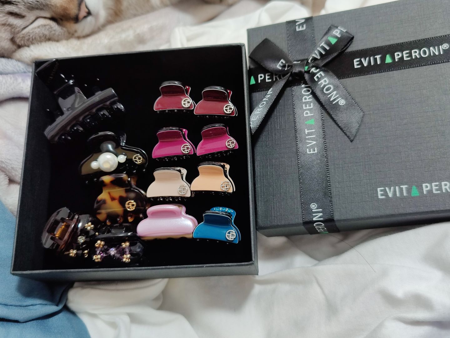 Customer photo review of Kirite Mini Hair Claw