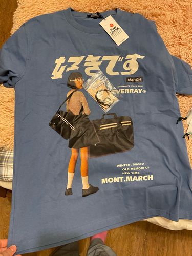 Customer photo review of Harajuku Style Oversized "Look Back" Tee