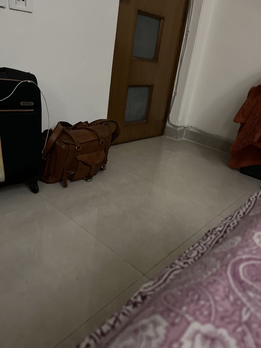 Customer photo review of Walker Leather Weekender Office Travel Bag