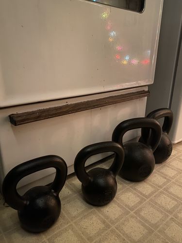 Customer photo review of 4kg / 9lbs E-coated Cast Iron Kettlebell