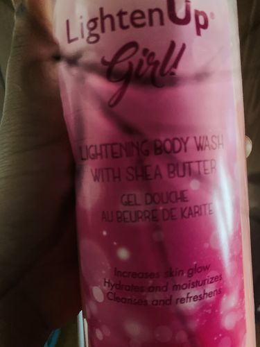 Customer photo review of Omic LightenUp Girl! Exfoliating Shower Gel - 1000ml / 33.81 Oz