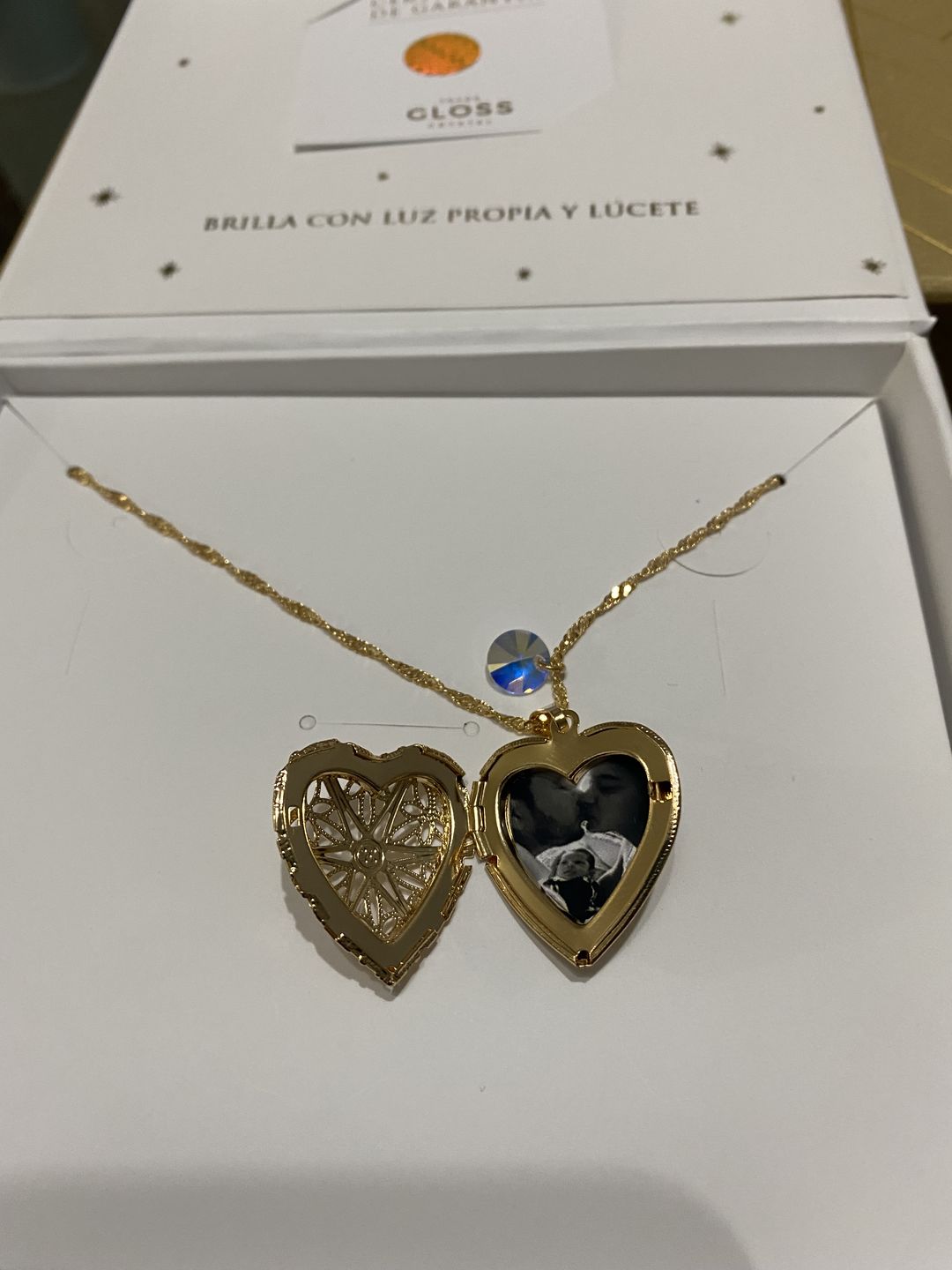 Customer photo review of Collar Relicario Corazón
