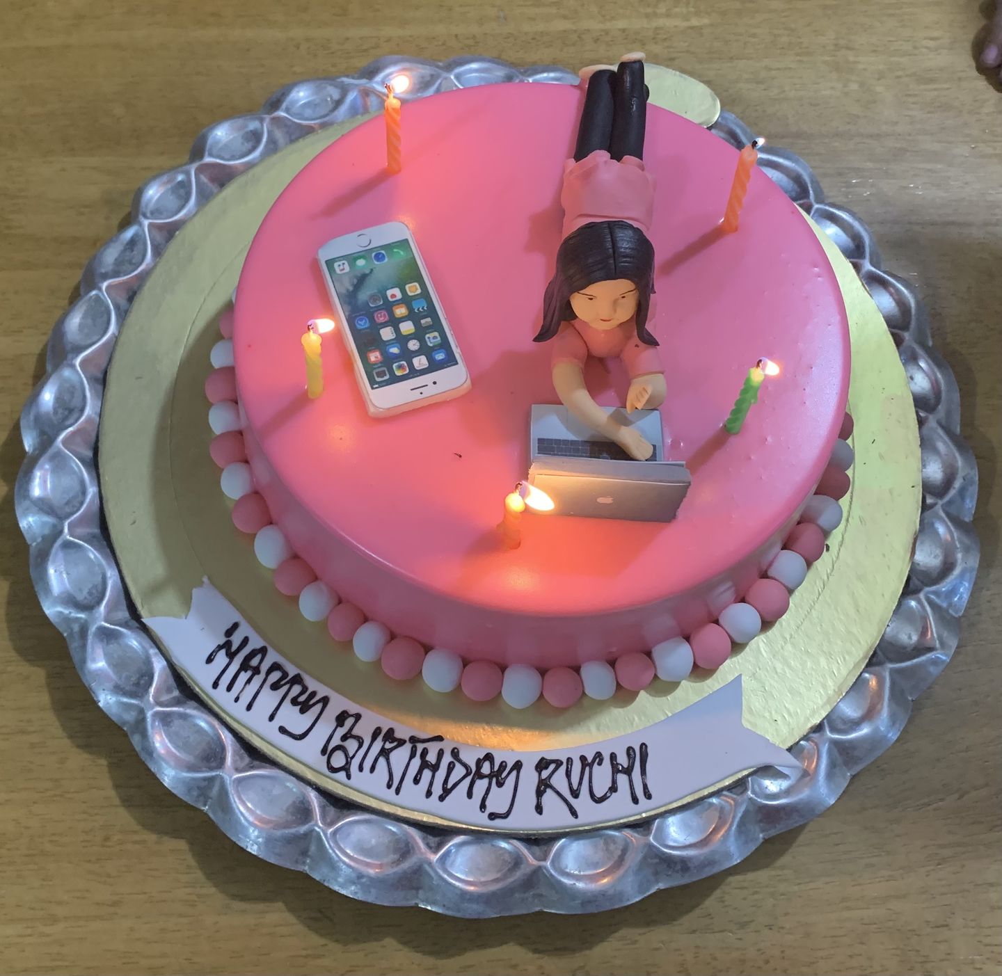 Customer photo review of Workaholic Girl Theme Cake