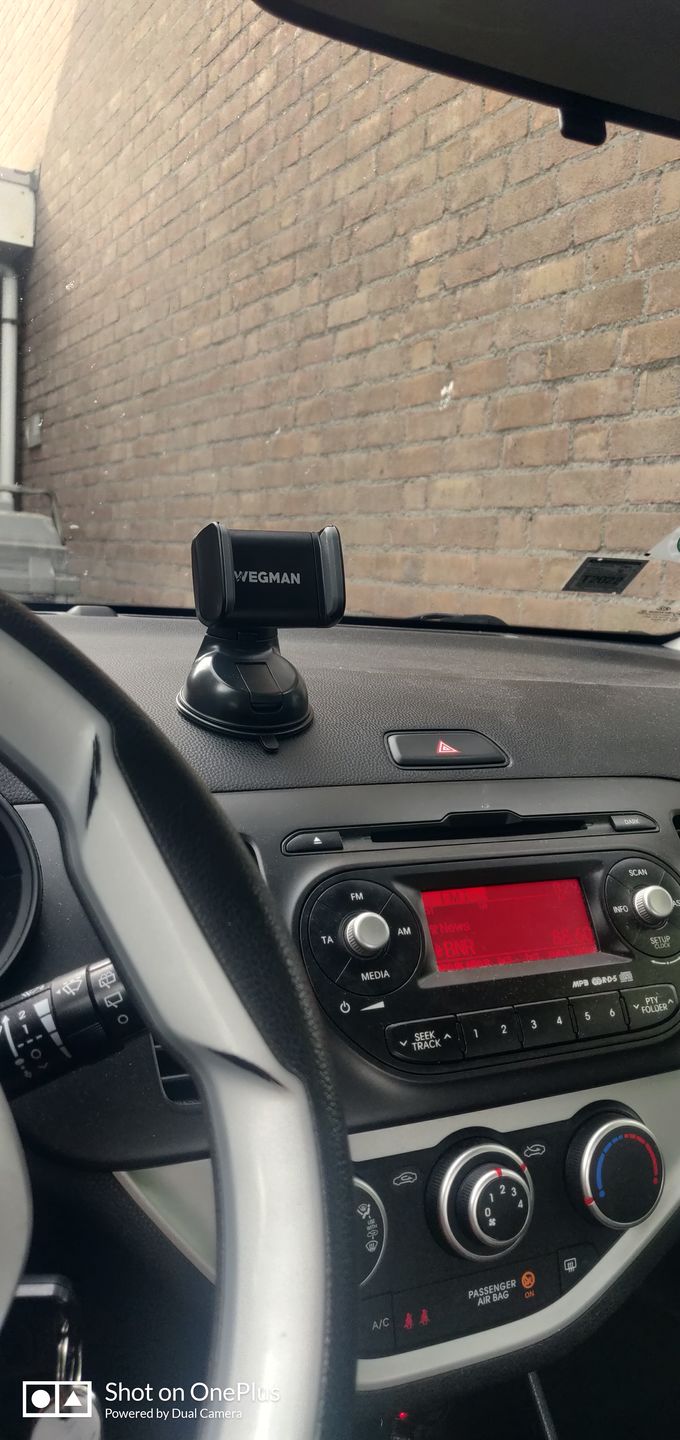 Customer photo review of Wegman Telefoonhouder Met Zuignap - Dashboard en autoruit