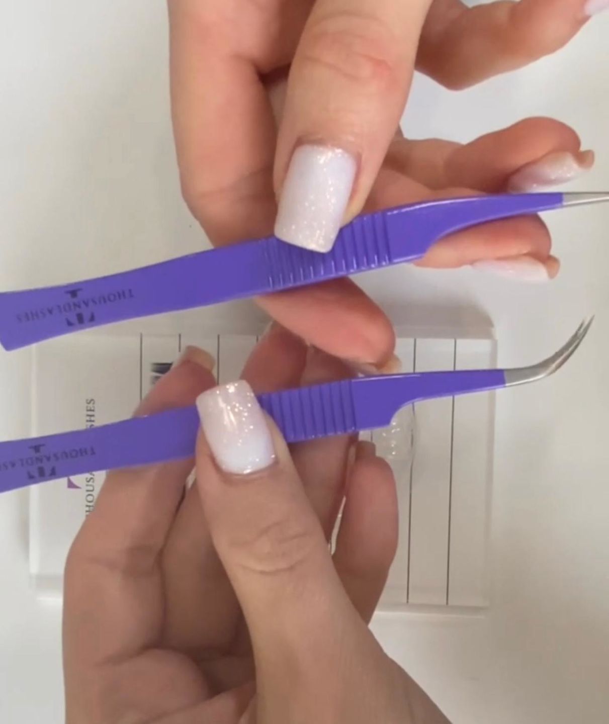 Customer photo review of DOLPHIN-SHAPED CURVED TWEEZER