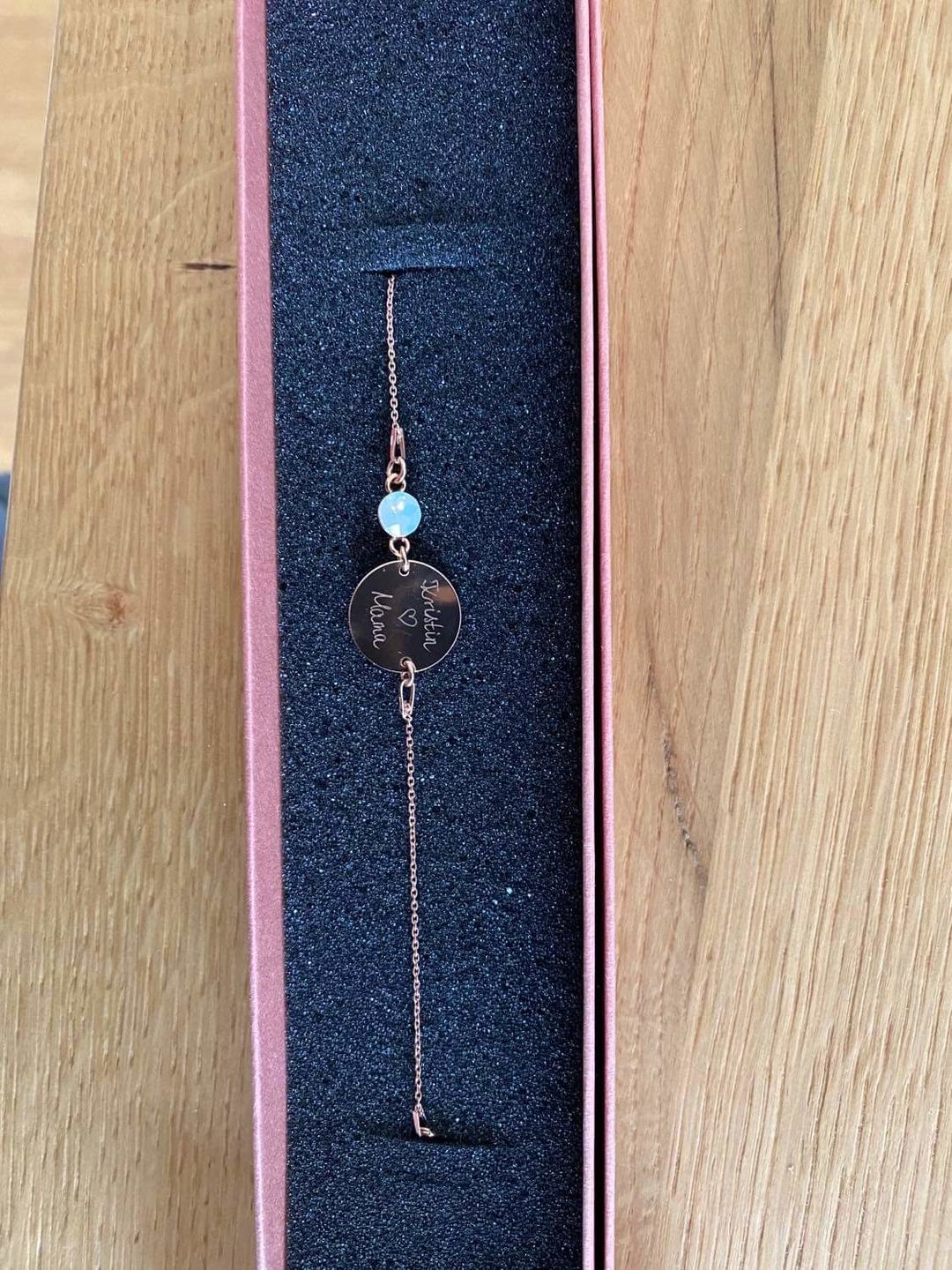 Customer photo review of Mama-Kind-Set Armband mit Geburtsstein und Gravur rund