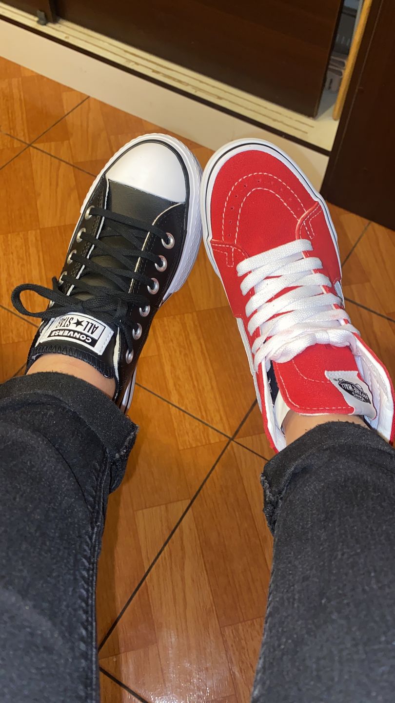 Customer photo review of Zapatilla Converse Chuck Taylor Plataforma Cuero Mujer Negro