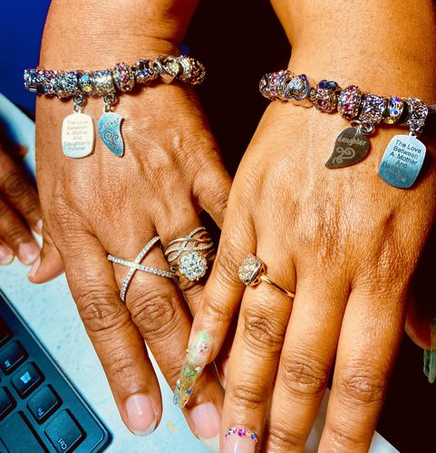 Customer photo review of Mother Daughter Eternal Love Bracelets