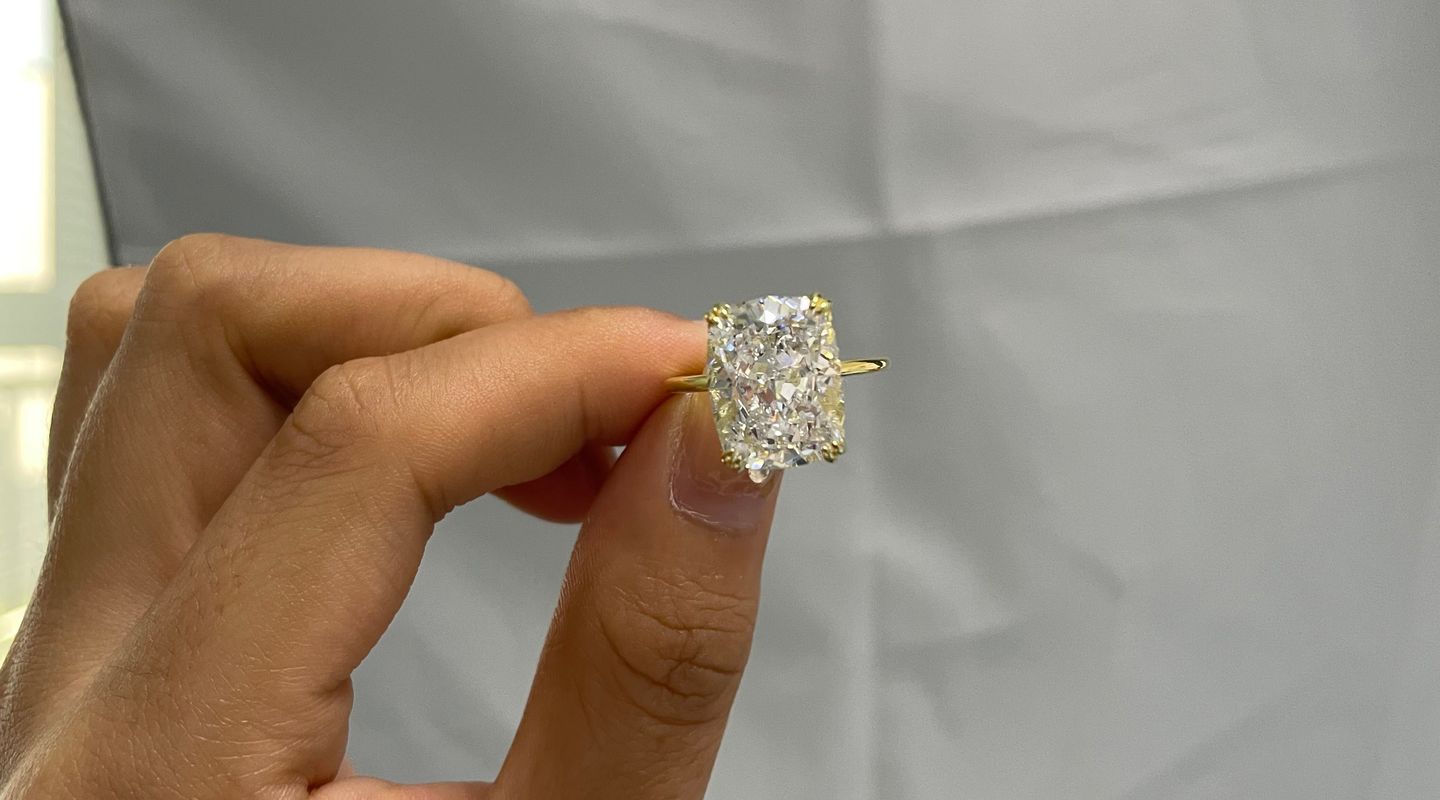 Customer photo review of S925 8.0 Carat Yellow/White Gold Cushion Cut Engagement Ring for Women In Sterling Silver