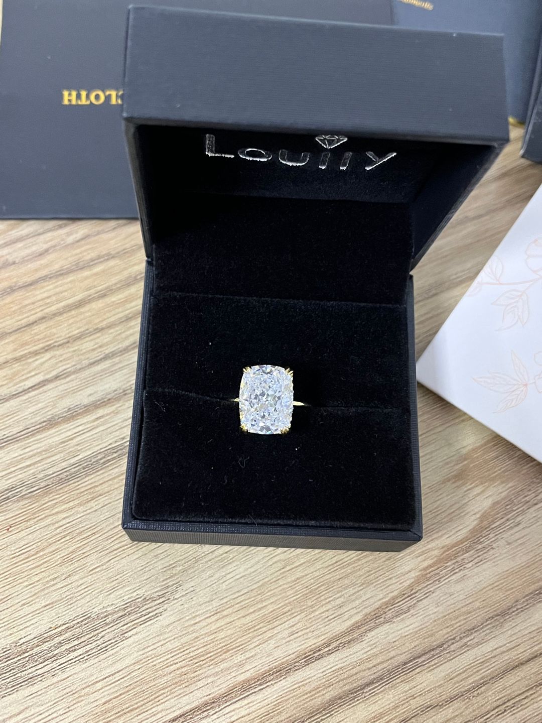 Customer photo review of S925 8.0 Carat Yellow/White Gold Cushion Cut Engagement Ring for Women In Sterling Silver