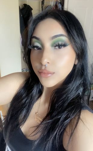 Customer photo review of Badgirl Lash book 🌻💅🏾