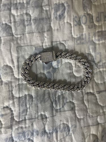 Customer photo review of VVS1 Moissanite Cuban Chains or Bracelets