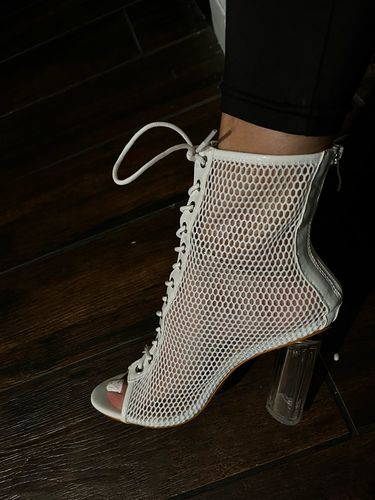 Customer photo review of Hollow-Out Glamorous Strappy Heels