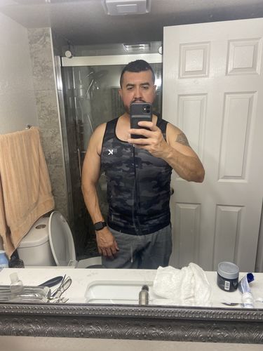 Customer photo review of Men's Zipper Heat Trapping Sweat Vest