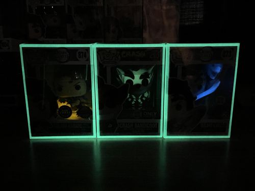 Customer photo review of Protector para FUNKO POP de 4" (glow in the dark)