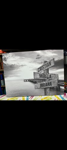 Customer photo review of Lienzo Muelle de Madera con Nombres Personalizados
