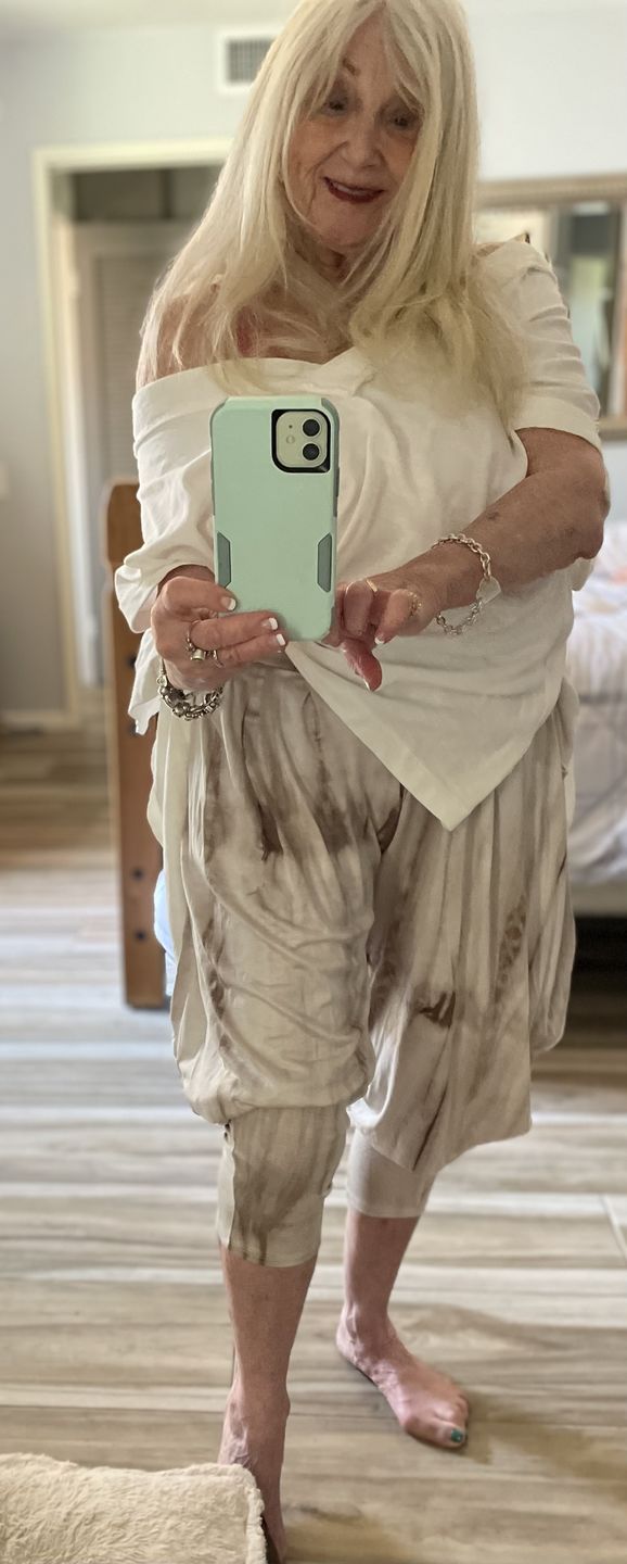 Customer photo review of Tie-Dye Kooniez