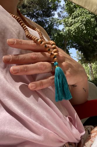 Customer photo review of Japa Mala de Sándalo