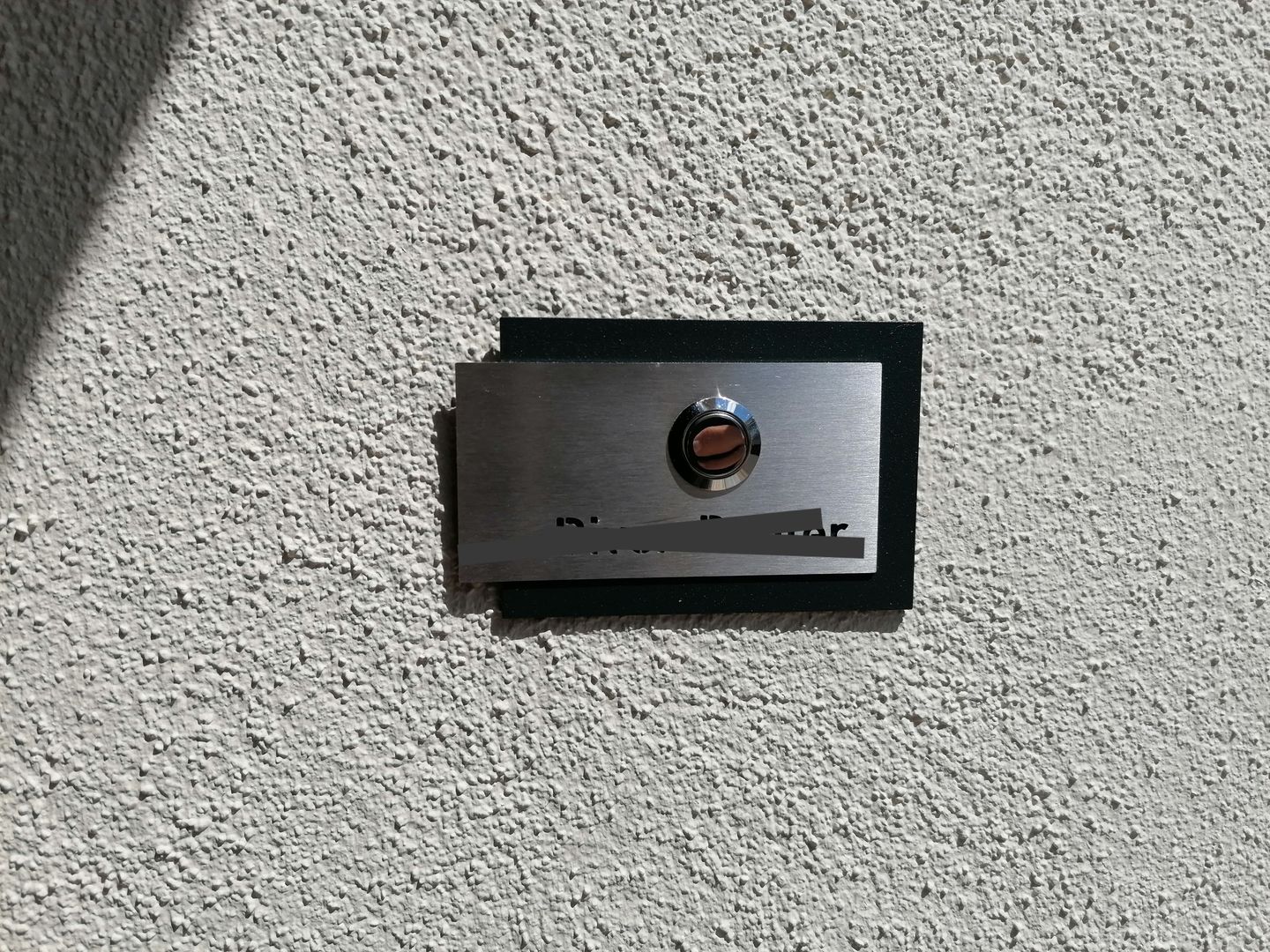 Customer photo review of AlbersDesign personalisierte Edelstahl-Klingel K5 mit 3D-Effekt in anthrazit (RAL7016)