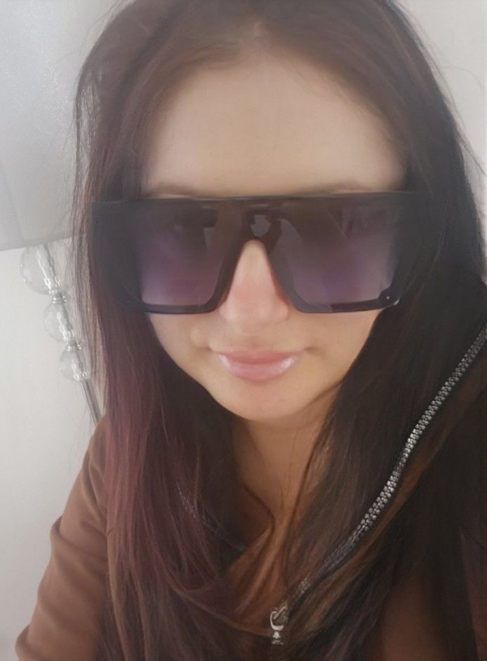Customer photo review of Selena Deluxe